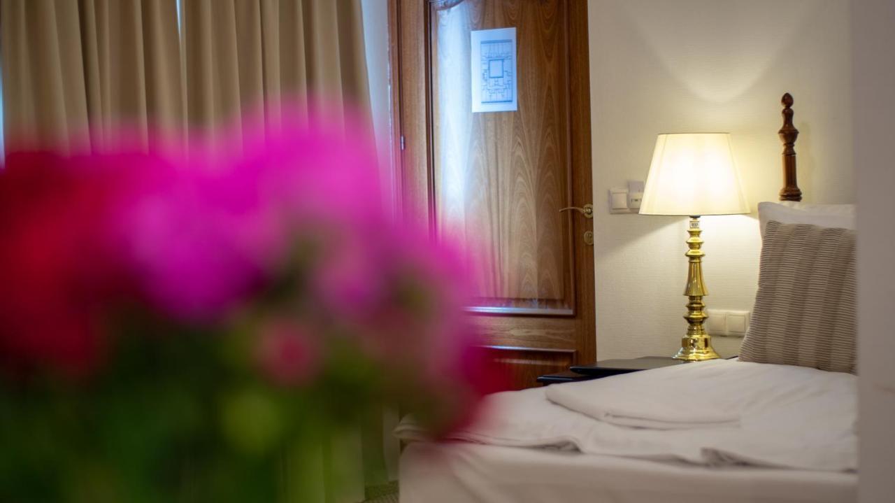 Opera16 Guestrooms 布达佩斯 外观 照片