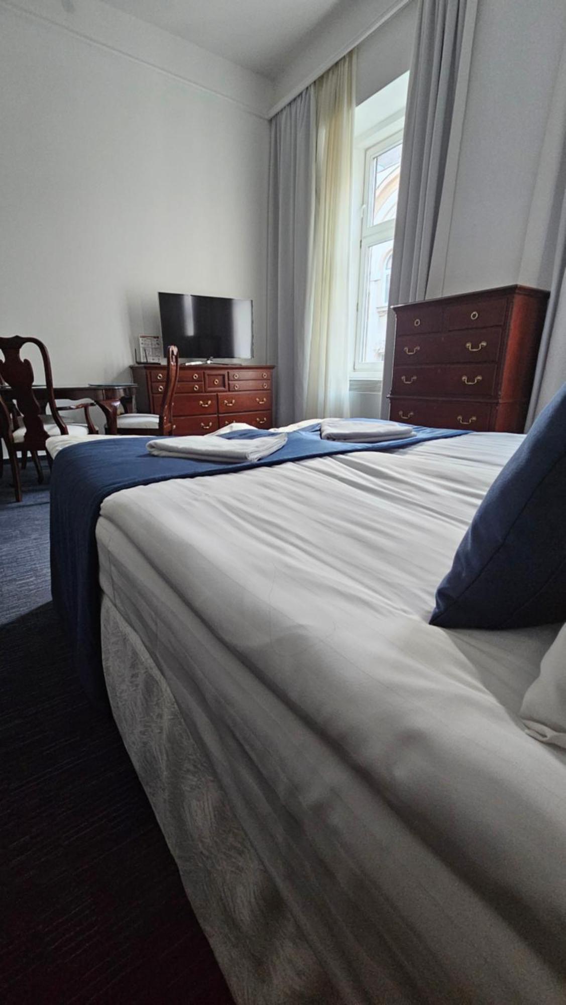 Opera16 Guestrooms 布达佩斯 外观 照片