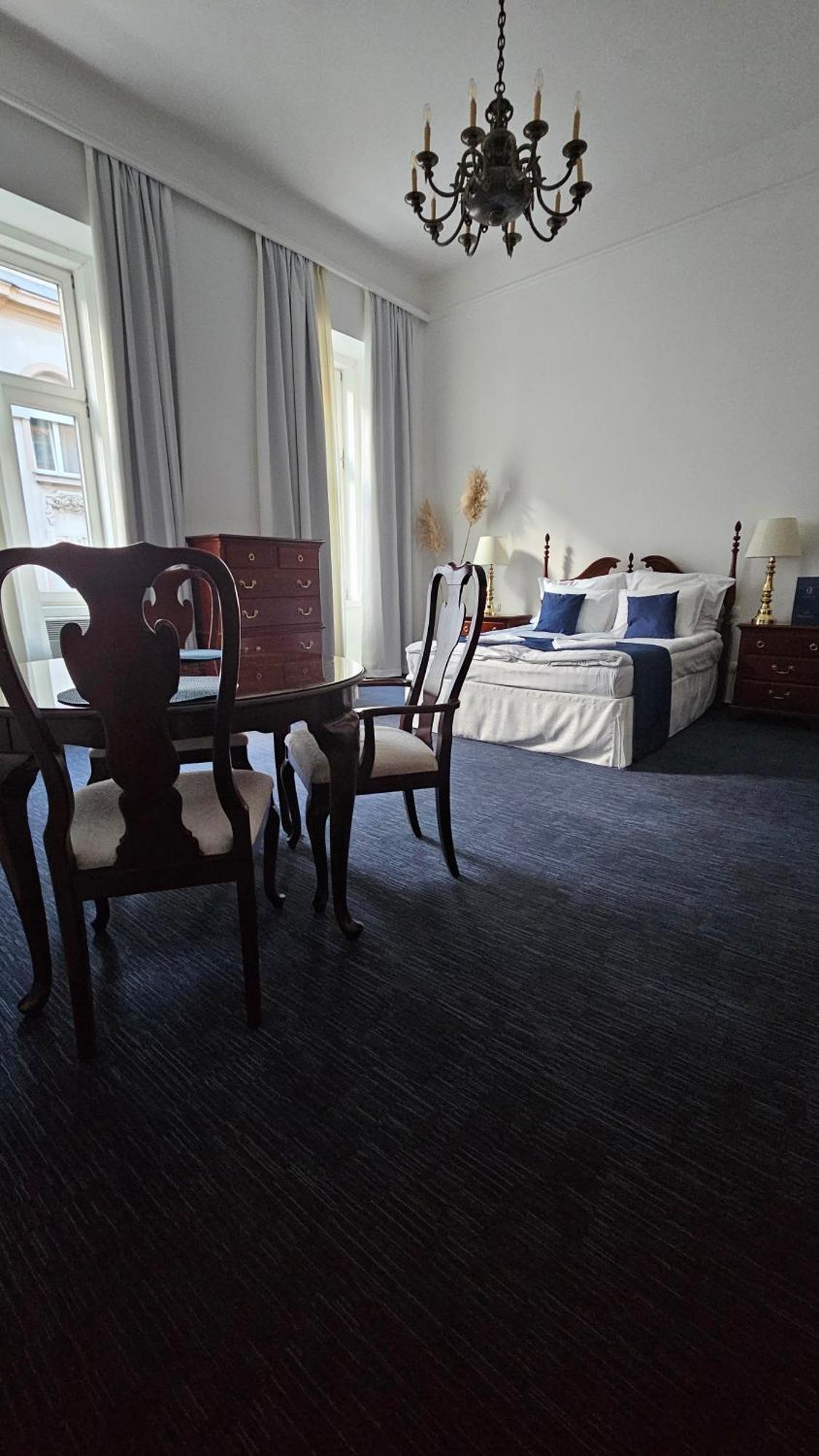 Opera16 Guestrooms 布达佩斯 外观 照片